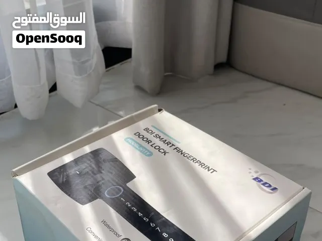 قفل باب ذكي بالبصمة او رمز الأمان