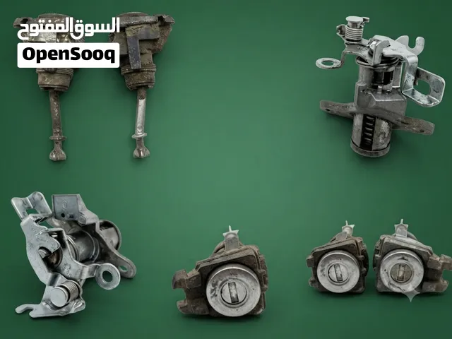 للبيع دقمة شنطة وكوالين أبواب كامري 2006 أصلي وكالة على الشرط.