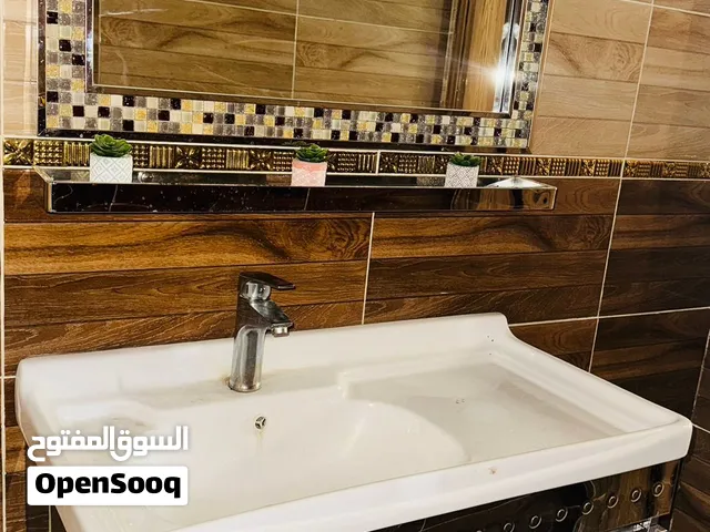 مغسله مع رف و مراي حجم كبير