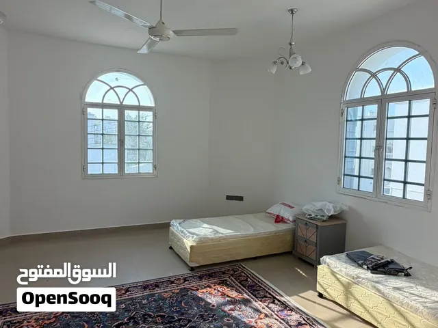 سكن طالبات و موظفات في ( الحيل الشمالية)  مناسب جداً لكل من تبحث عن سكن مريح. For rent rooms ..