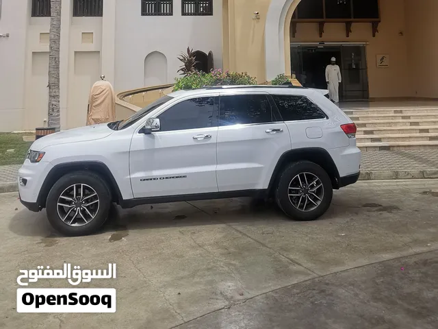 2021 جيب جراند شيروكي LIMITED