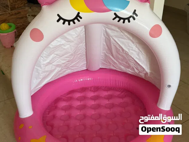 مسبح يونيكورن قابل للنفخ مع مظلة للحماية من الشمس