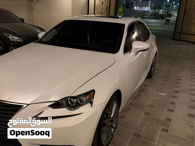 لكزس توربو سبورت فل اوبشن بحالة ممتازة  Lexus is 200t sport 2016