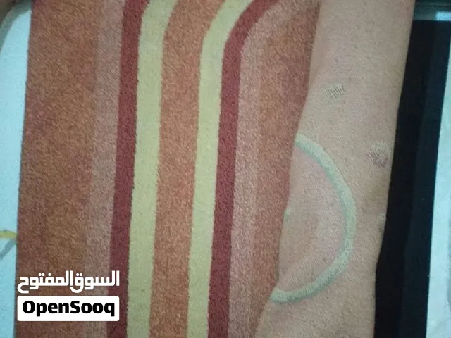 بيع لضرورة سجادة تركي مافيه اشي سعر الشرى 100موجودة بالزرقاء اسكان الأميرهاشم مقاس3 ونص ب مترين ونص