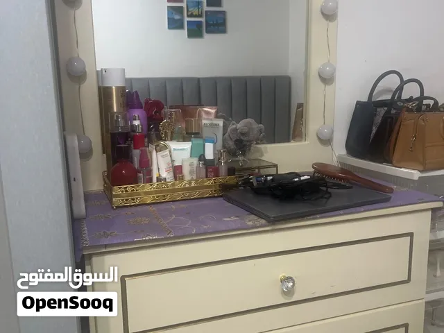 Vanity table for sale