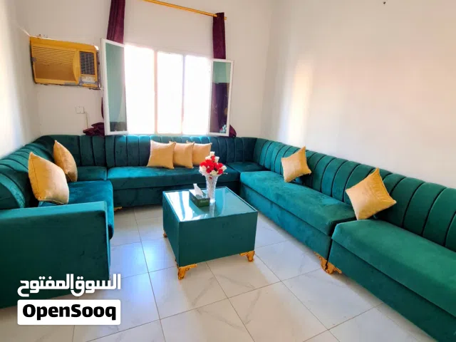 مجلس متكامل نظيف جدا جدا جدا استخدام 6 شهور للبيع