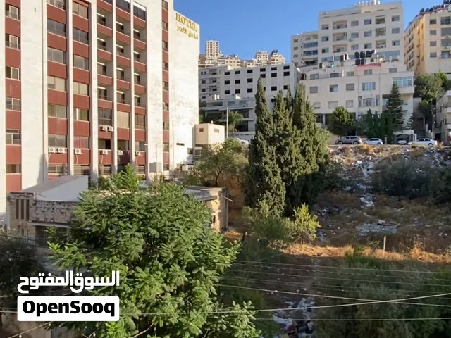 شقة سكنية للايجار في مدينة نابلس - شارع الجامعة