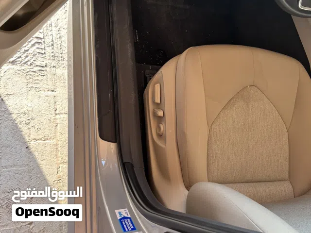 2024 تويوتا كامري SE