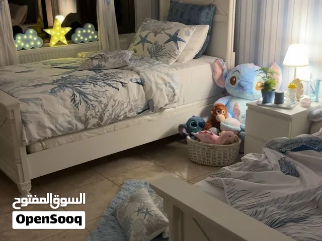 أسرّة عدد 2 من آشلي لون أبيض صناعة أمريكية ، مفرد ،متر/مترين نافورة ديكورية 180 القاعدة