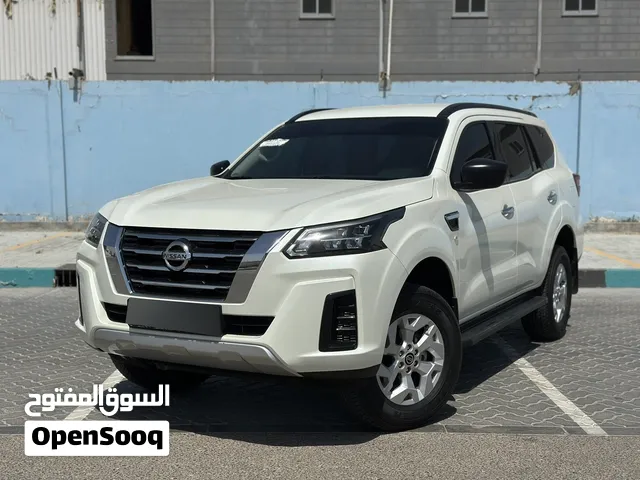 للبيع نيسان اكسترا SE موديل 2025 خليجي وكالة المسعود عليها ضمان وعقد صيانة مجانيّ دفع رباعي