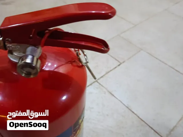 طفاية حريق سعة.  6 كيلو  بحالة الجديد تعمل 100٪ بحاجة الى تعبئة.للبيع بسعر بسيط