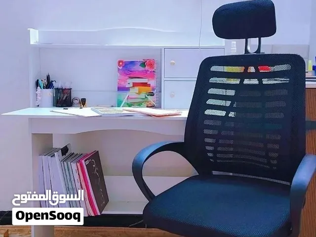 كرسي دوار اسود