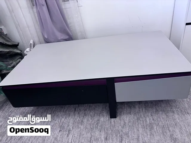 طاولة جديده غير مستعملة مع ادراج من الجهتين