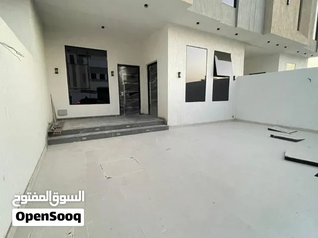 فيلا أول ساكن في الحليو 1، عجمان