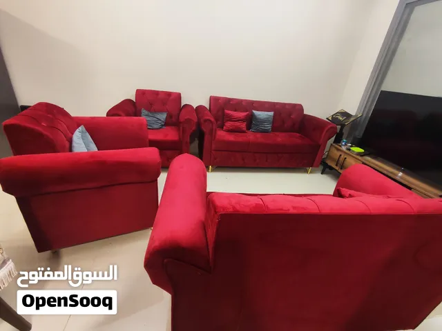 طقم جلوس صناعه محليه مكون من طنببه 3 اشخاص وكنله شخصين وكرسين