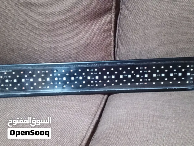 الجهاز الموضح في الصورة هو وحدة تحكم ذكية بإضاءة حوض السمك (Aquarium LED Light Controller)، وتُستخدم