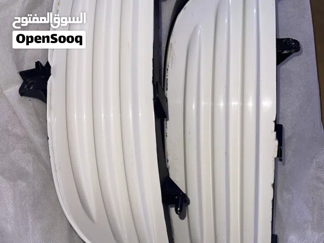 عنوان الإعلان: أغطية كشافات صدام أمامي تويوتا كامري (يمين + يسار) بحالة ممتازة المتوافقه 2003الي2006