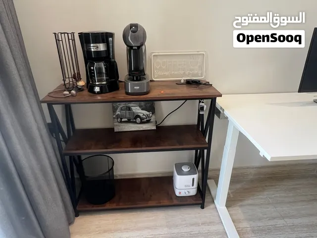 كوفي كورنر مع جزامة أنيقة - شبه جديد استخدام شهر فقط