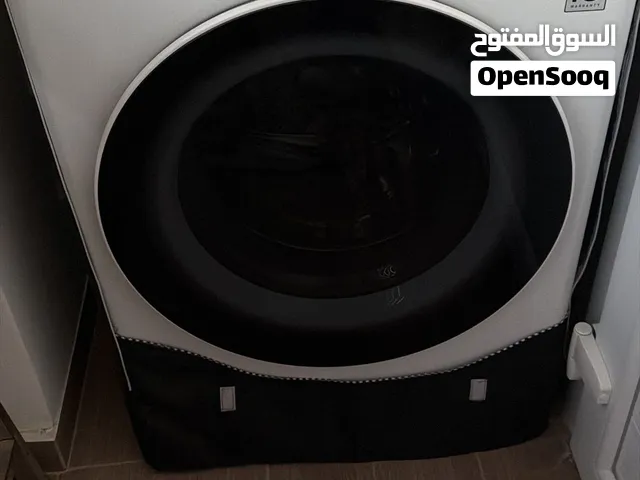 غسالة LG 9 كيلو للبيع المستعجل بداعي السفر