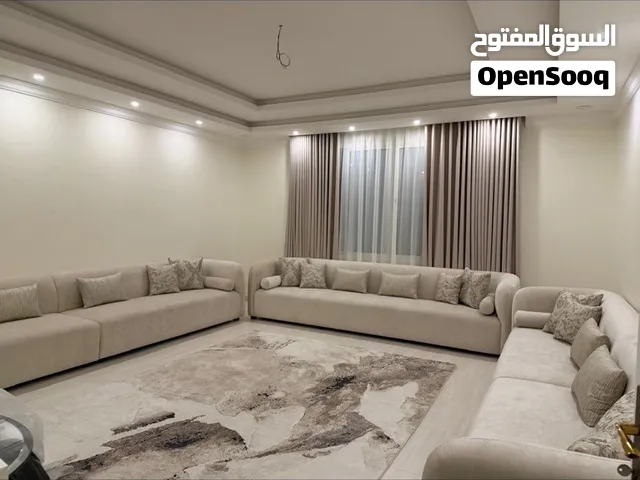 كنب جديد استعمال 5 شهور فقط