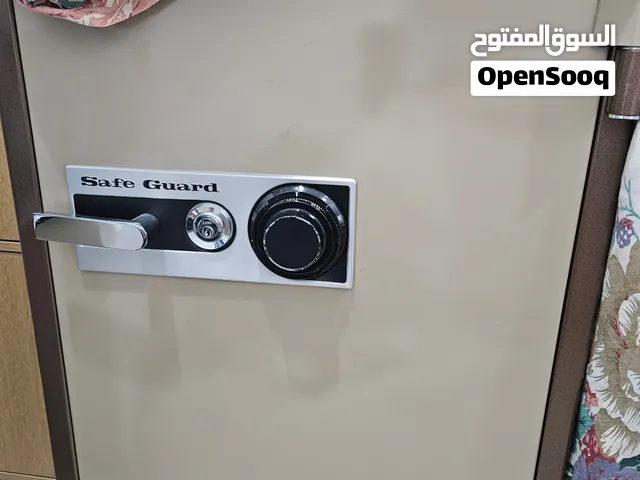 بيع خزنة للذهب والاموال كبيرة مفتاح ورقم سري