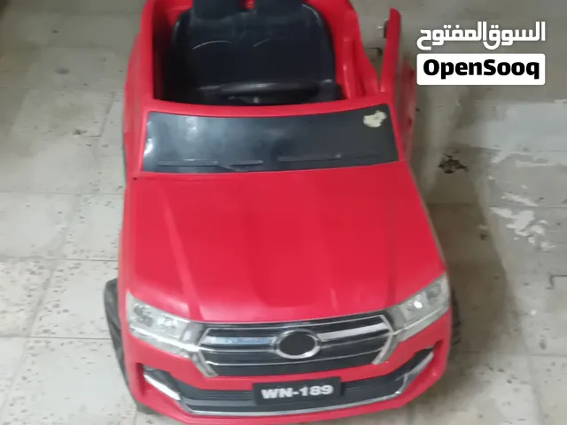 سيارة أطفال