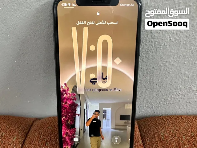 ايفون 11pro max بيع او بدل على 13 عادي مغير  شاشه