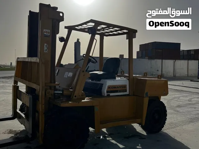 رافع شوقية كوماتسو 5طن