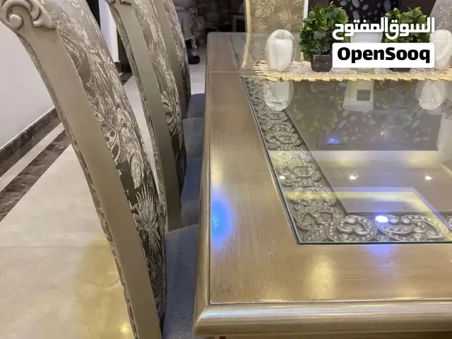 طاوله طعام