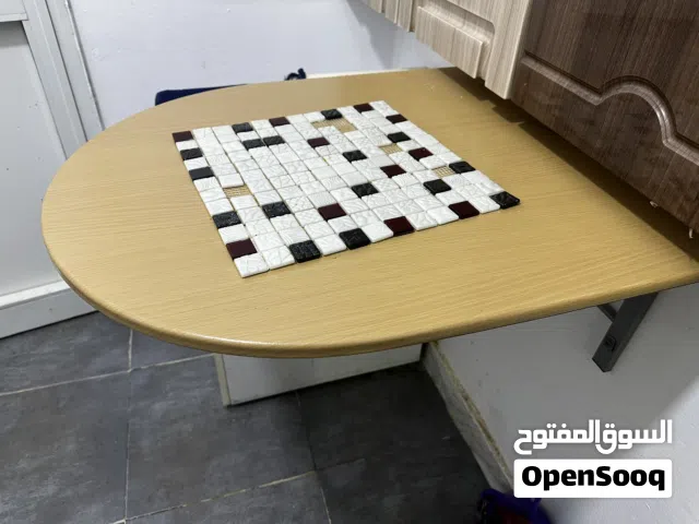 طاولة معلقة حجم 60*76