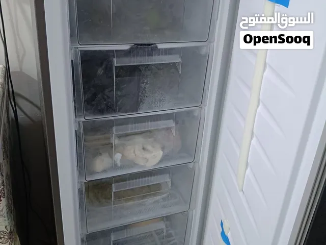 مجمدة عمودية 7 جرار تجميد استعمال قليل