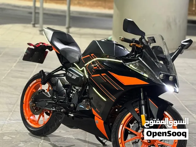 ktm rc 200 مديل2021 ممشا 15200دراجه ما شاءلله عنها مرخصه لشهر واحد 1/1/2027 خالي حوادث خالي كروكات