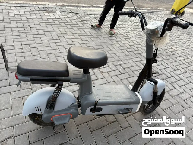 سكوتر البيع مستخدم بدون بطاريات