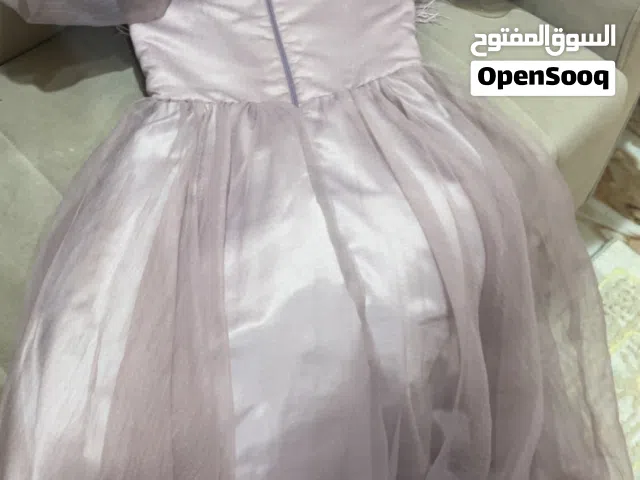 فستان راقي بحالة ممتازة
