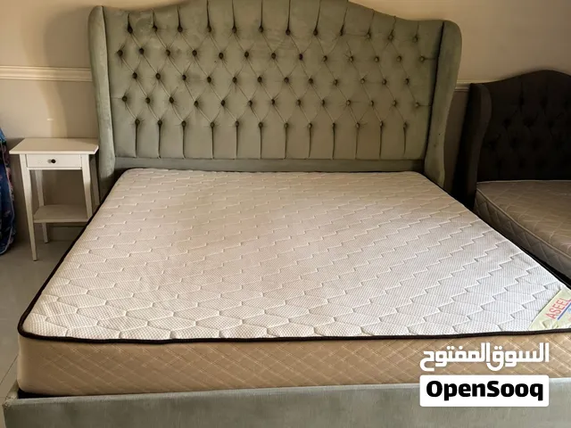 سرير مع مرتبه