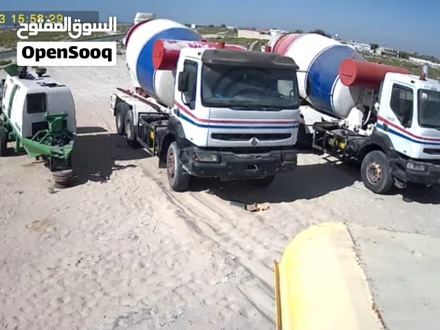 2007 .خلاطة خرسانة رينو 9متر موديل 2007  287000.Low km