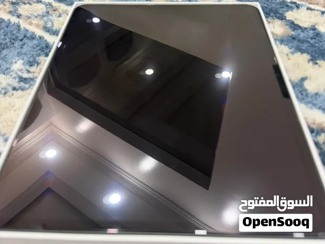 ايباد برو m4 13 انش