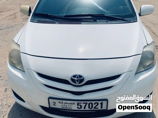 يارس 2006 ابيض اللون