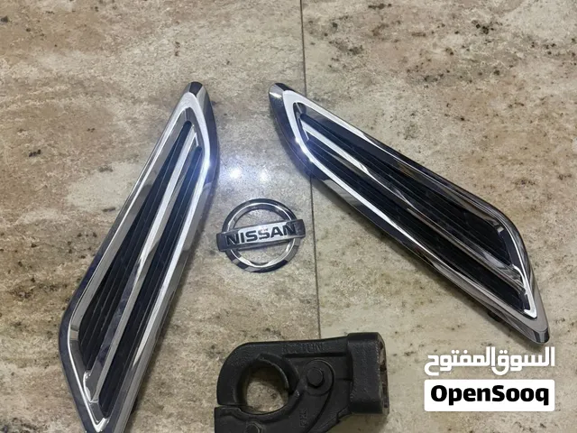 شبك الامامي + زعنفة ال فرف + علامه نبسان باترول موديل 2021  جميع القطع وكاله