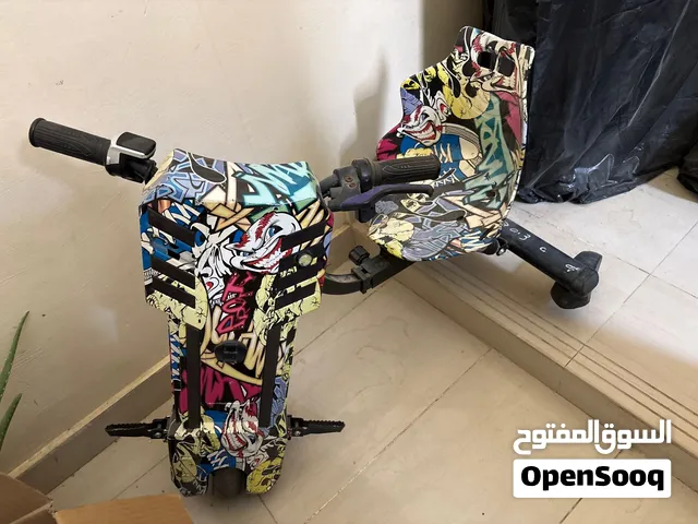 سكوتر نقصه مفتاح و في شي دخل خربان لكن تصليحه يكلفك معه المفتح و الشاحن5او6السعر20دينر