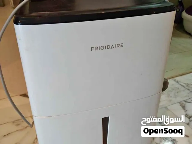 مزيل الرطوبة (Dehumidifier) ماركة Frigidaire