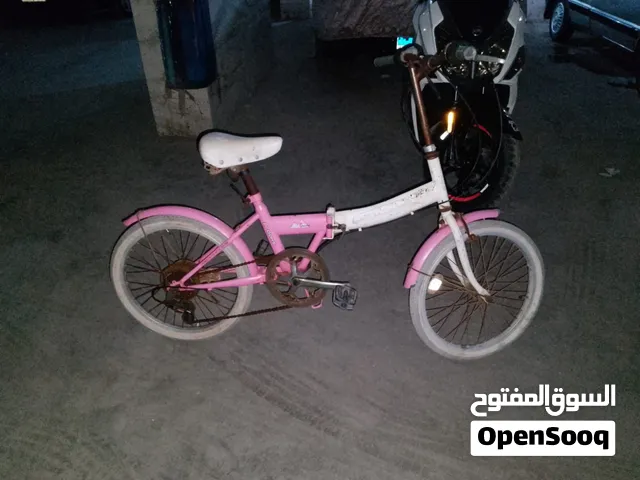 دراجة Brooks مقاس 20 قابلة للطي شغالة كويس بس للاسف مصدية من الرطوبة كرسي و الجادون بيعلي