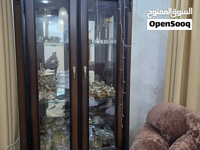 غرفه سفره 8 مقاعد مع دنسوار وفضيه خشب زان وبلوط بحفر يدوي لون جوزي بسعر 900 قابل للتفاوض بشيء بسيط