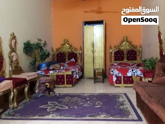 لدينا شقه مفروشه بالحاج يوسف شارع الردميه محطه نفزو