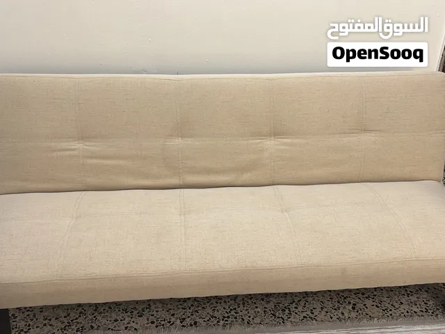 للبيع كنبة تتحول سرير جديدة غير مستخدمة غير يومين فقط بدون اي ضرر