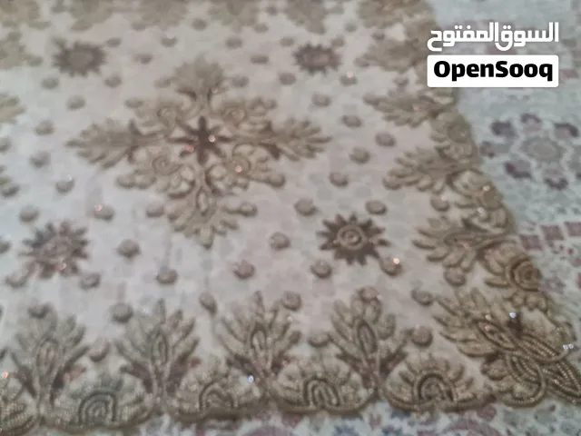 طقم شراشف طاولات هندي من الخرز   مكون من 12 قطعة جديد ، لون بني فخم جدا وبحالة ممتازة