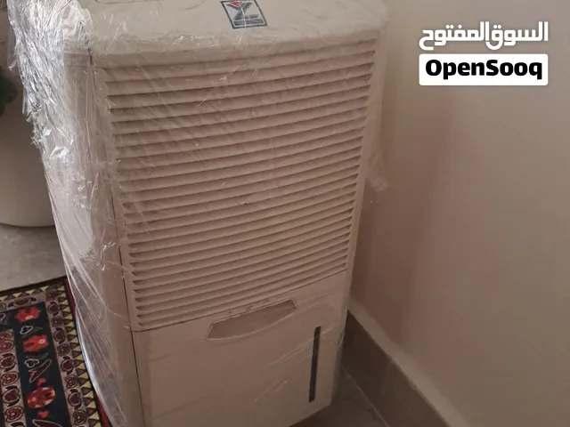 جهاز سحب رطوبة كهربائي (Dehumidifier) ماركة You Long يستخدم لامتصاص الرطوبة الزائدة من هواء الغرفة