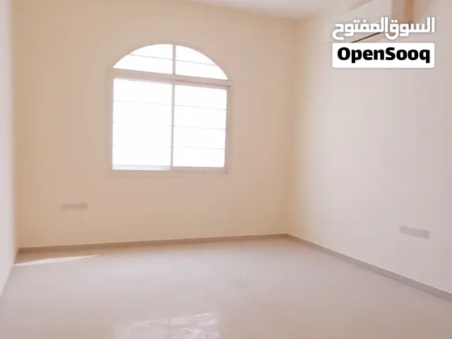 شقة ارضي ثلاثة وصالة وحمامين في شخبوط