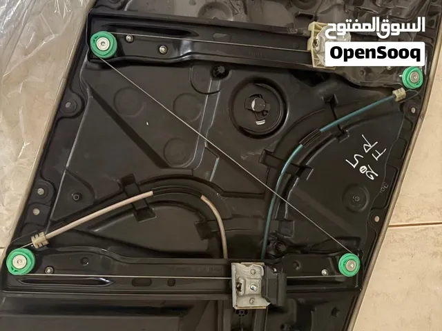 قطعة داخل باب Mercedes C200 2015-2018 (W205)