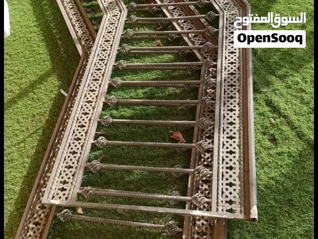 للبيع حاجز درج